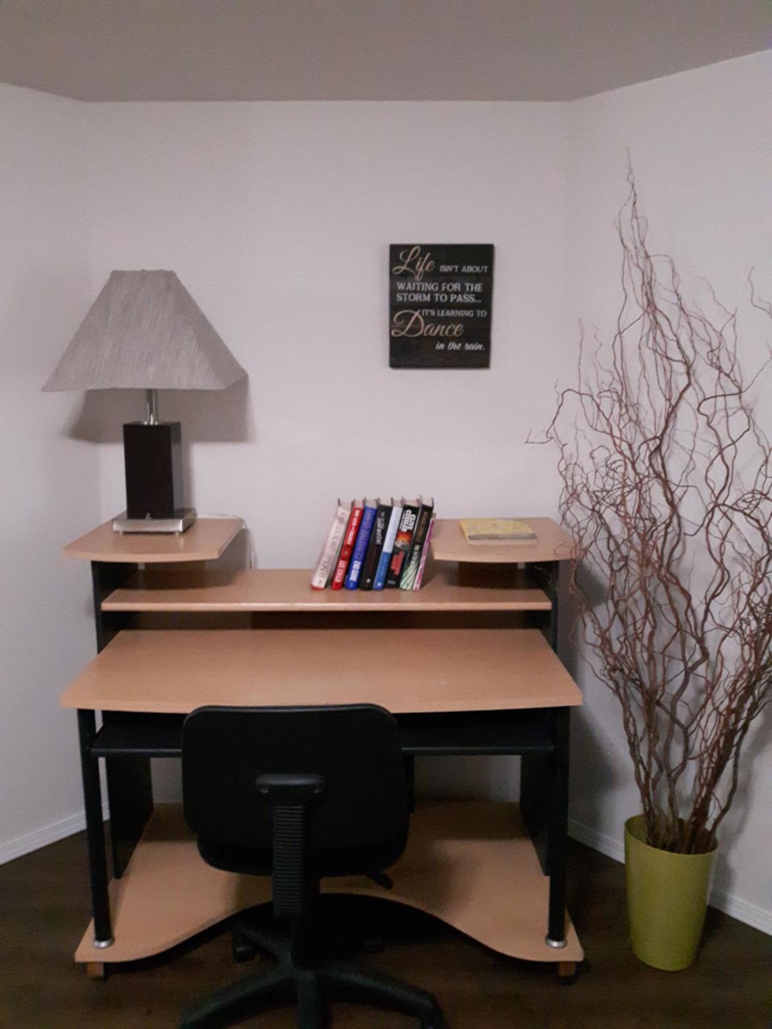 Appartement Comfy King Bed, Large Private Basement Suite, Smart Tv In Penticton- Of Peaches And Beaches *