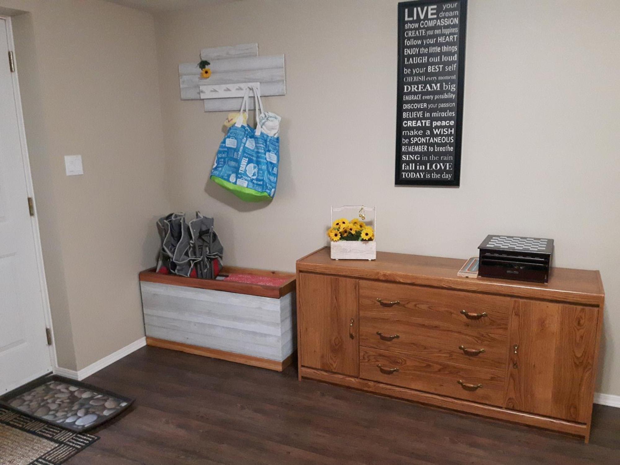 Comfy King Bed, Large Private Basement Suite, Smart Tv In Penticton- Of Peaches And Beaches Appartement *
