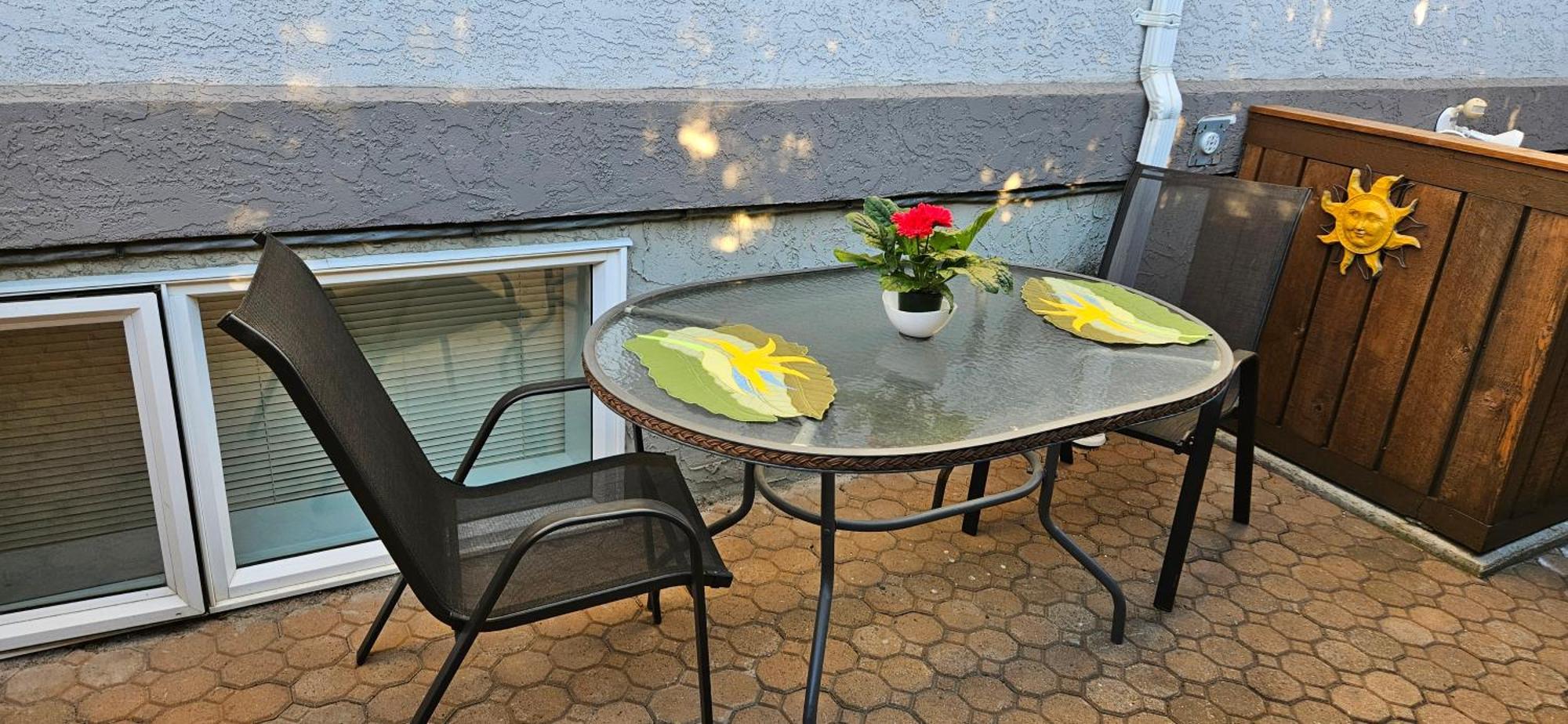 Comfy King Bed, Large Private Basement Suite, Smart Tv In Penticton- Of Peaches And Beaches Appartement *