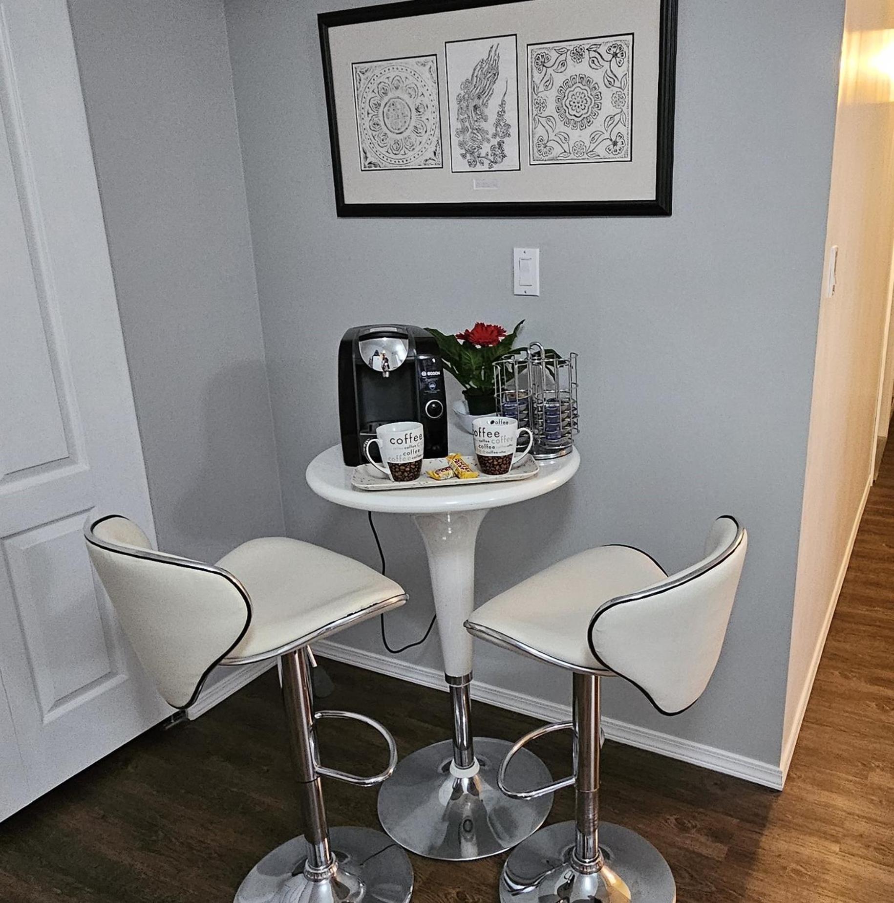 Comfy King Bed, Large Private Basement Suite, Smart Tv In Penticton- Of Peaches And Beaches Appartement *