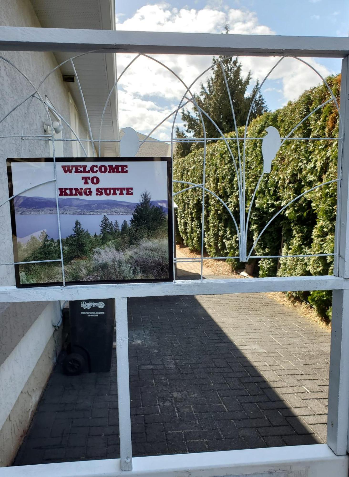 Appartement Comfy King Bed, Large Private Basement Suite, Smart Tv In Penticton- Of Peaches And Beaches *