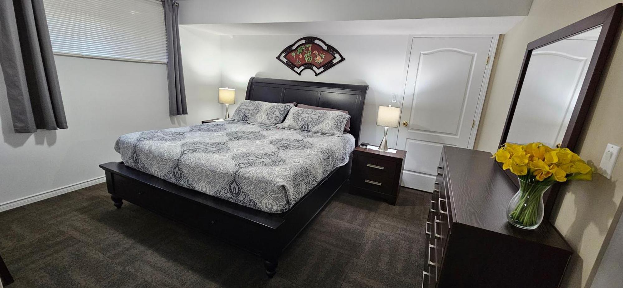 Apartment Comfy King Bed, Large Private Basement Suite, Smart Tv In Penticton- Of Peaches And Beaches *